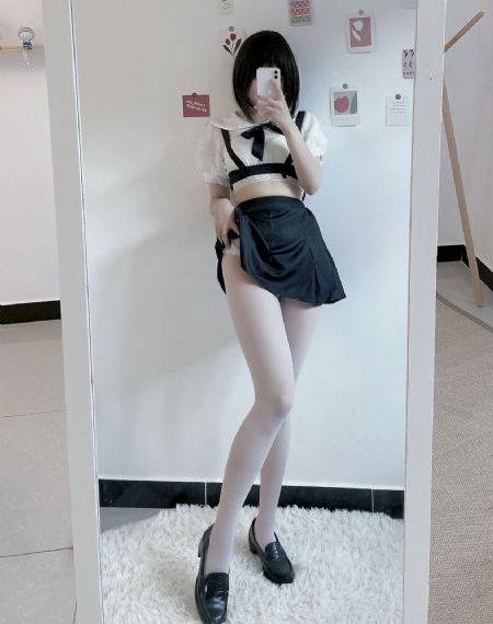 纯洁的轮舞曲在线观看
